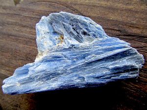 Natural Kyanite stone - Grade A